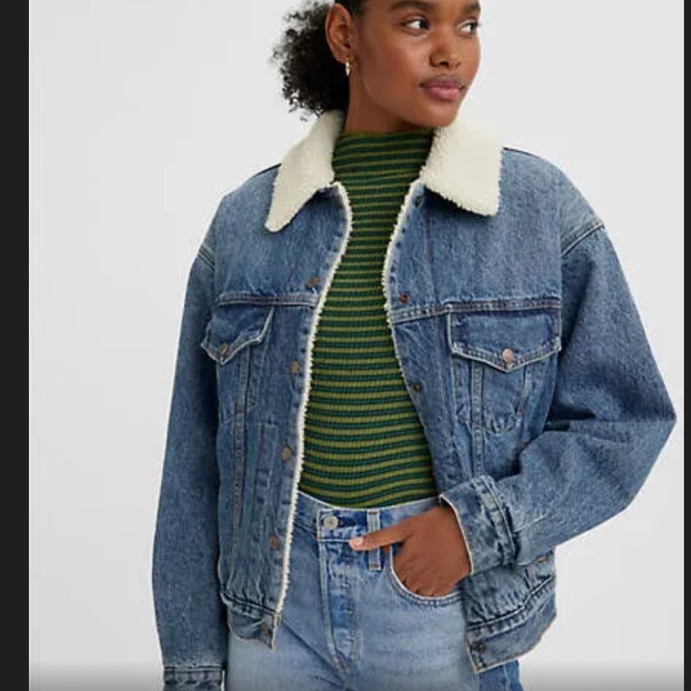 Levi’s 90s Sherpa Jacket - great condition sight oversized fit very warm!!
